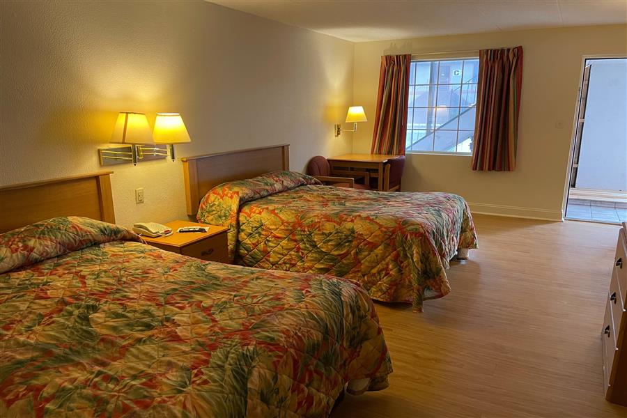 Wildwood Inn Tropical Dome Theme Suites